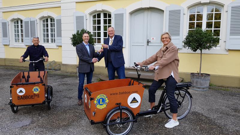 Spendenübergabe E-Lastenräder Schloss Stutensee