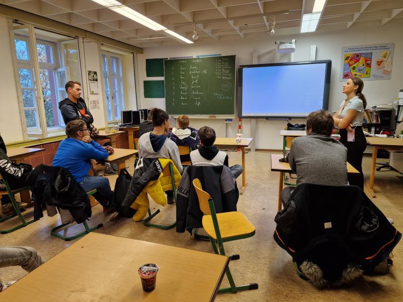 Lotta und Paul wollen die Welt retten – Ein Klassenzimmerstück in der Schloss Schule Stutensee