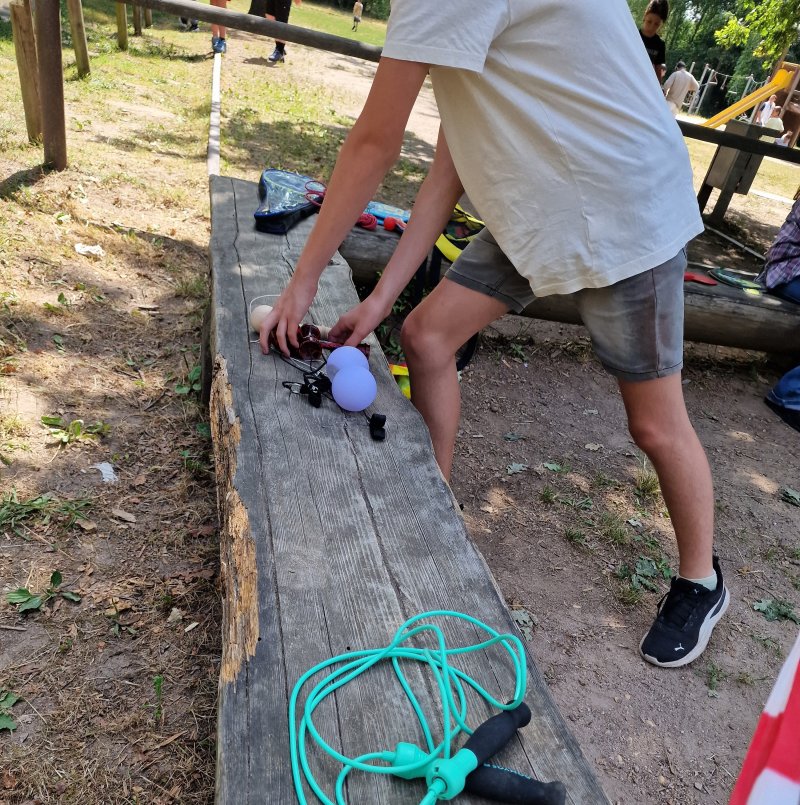 Die Spielsachen können während der Pause ausgeliehen werden.